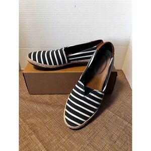 Clarks Collection Danelly Sky Espadrille Slip On Loafers Striped  7 Navy White